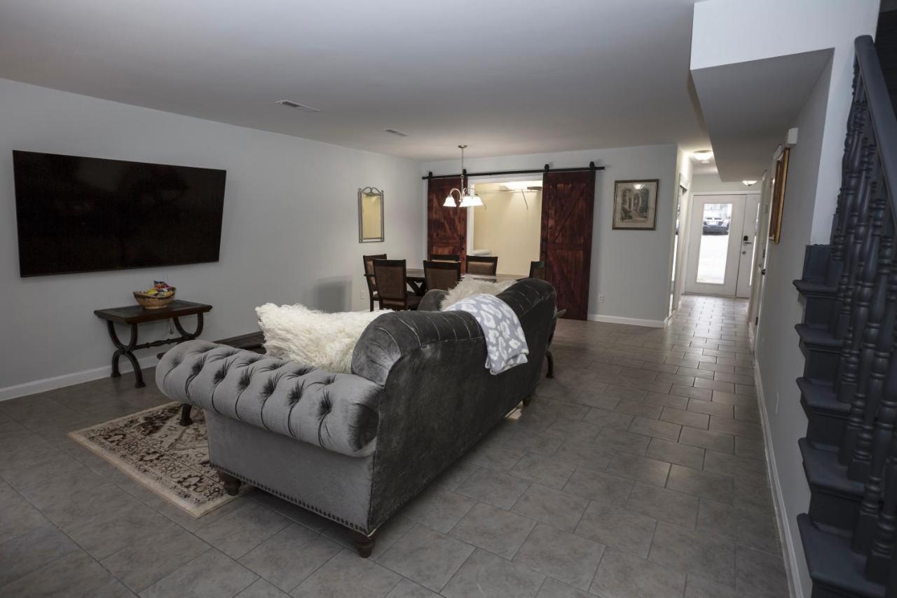 Elegant 3 Bedroom Apt With Free Parking And Balcony Nashville Esterno foto